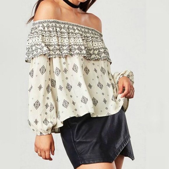 Jack BB Dakota Bernadine Off The Shoulder Top Beige Size XS Bohemian Boho Print - Picture 11 of 12